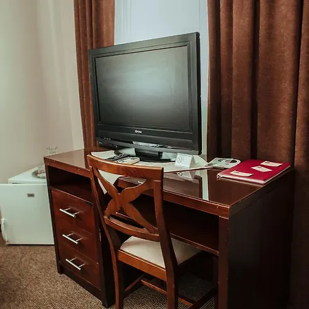 Hotel Jj Vynohradiv