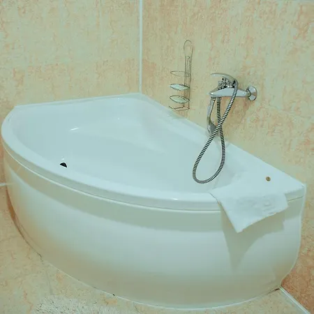 Jj Hotel Vynohradiv