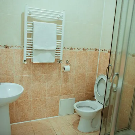 Hotel Jj Vynohradiv